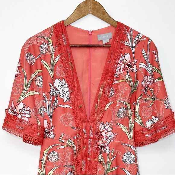 Finders Keepers Floral Lace Midi Dress Size Small - Picture 7 of 13